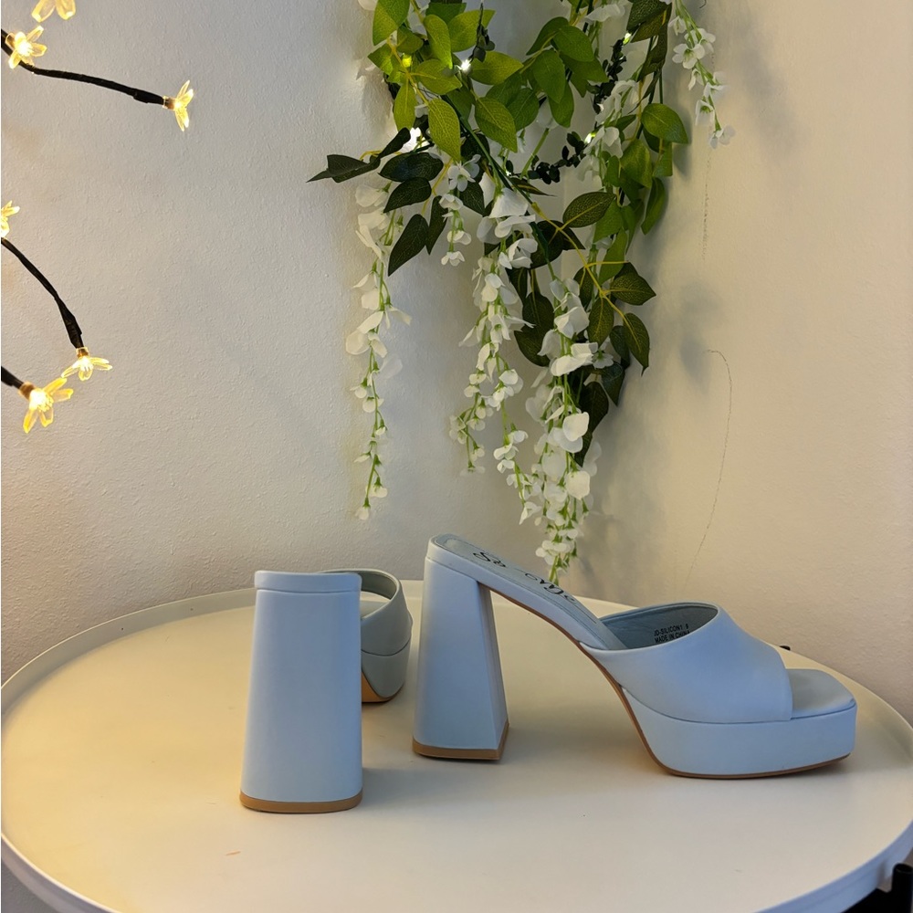 blue "So Me" heels, size 9